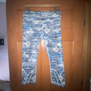 Lululemon Blurry Belle Inspire Crops